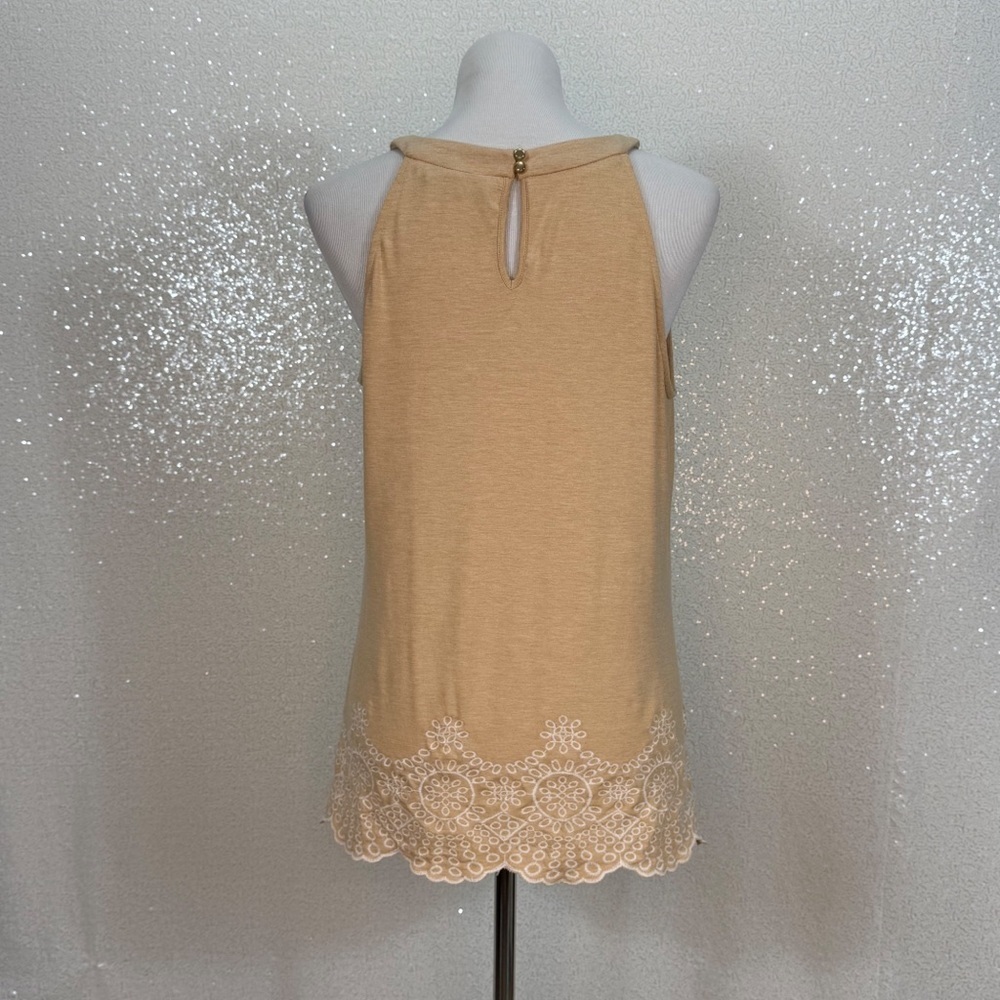 Adrianna Papell Tan Sleeveless Tunic Top Embroidered Scallop Hem Keyhole Back M - Picture 8 of 12